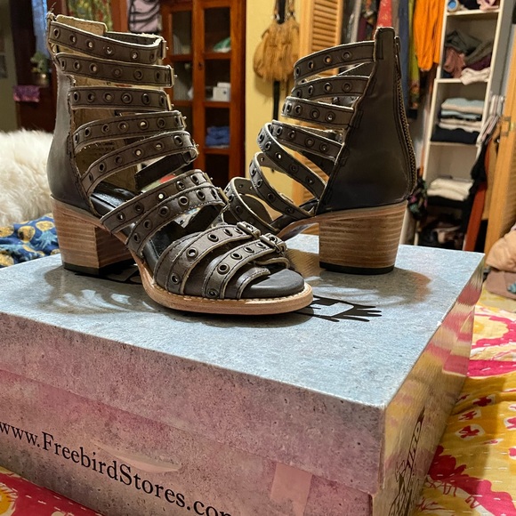 Freebird By Steven Cassandra Booties - Picture 2 of 14